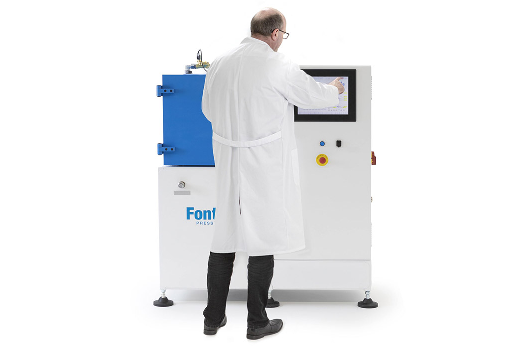 Fontijne-Press-LabVac-InUse